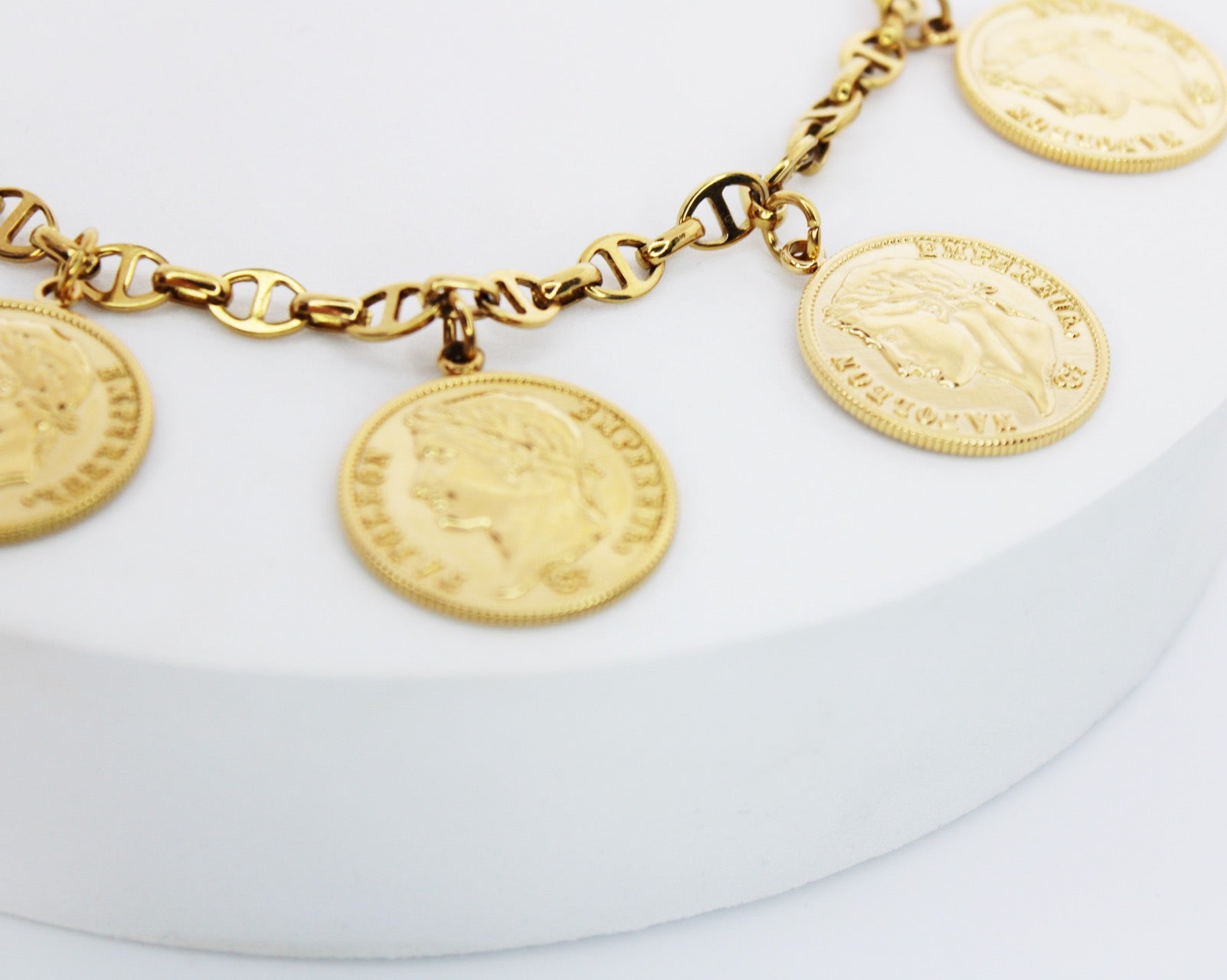 Collier Dahbiya
