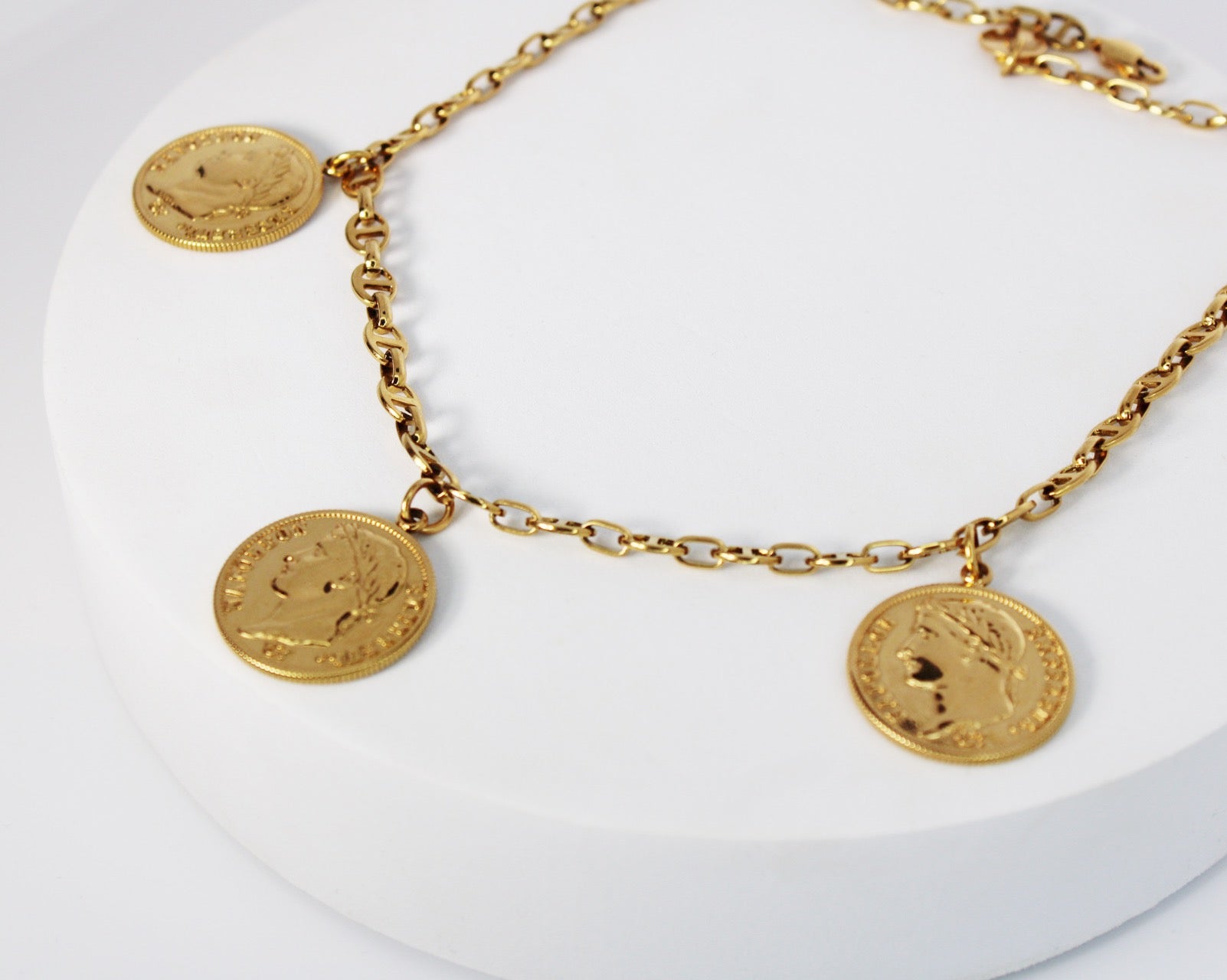 Collier Dahbiya