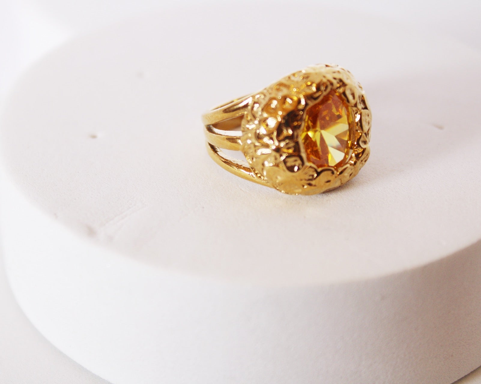Bague pierre miel