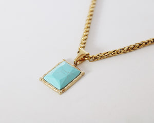 Sautoir turquoise carré