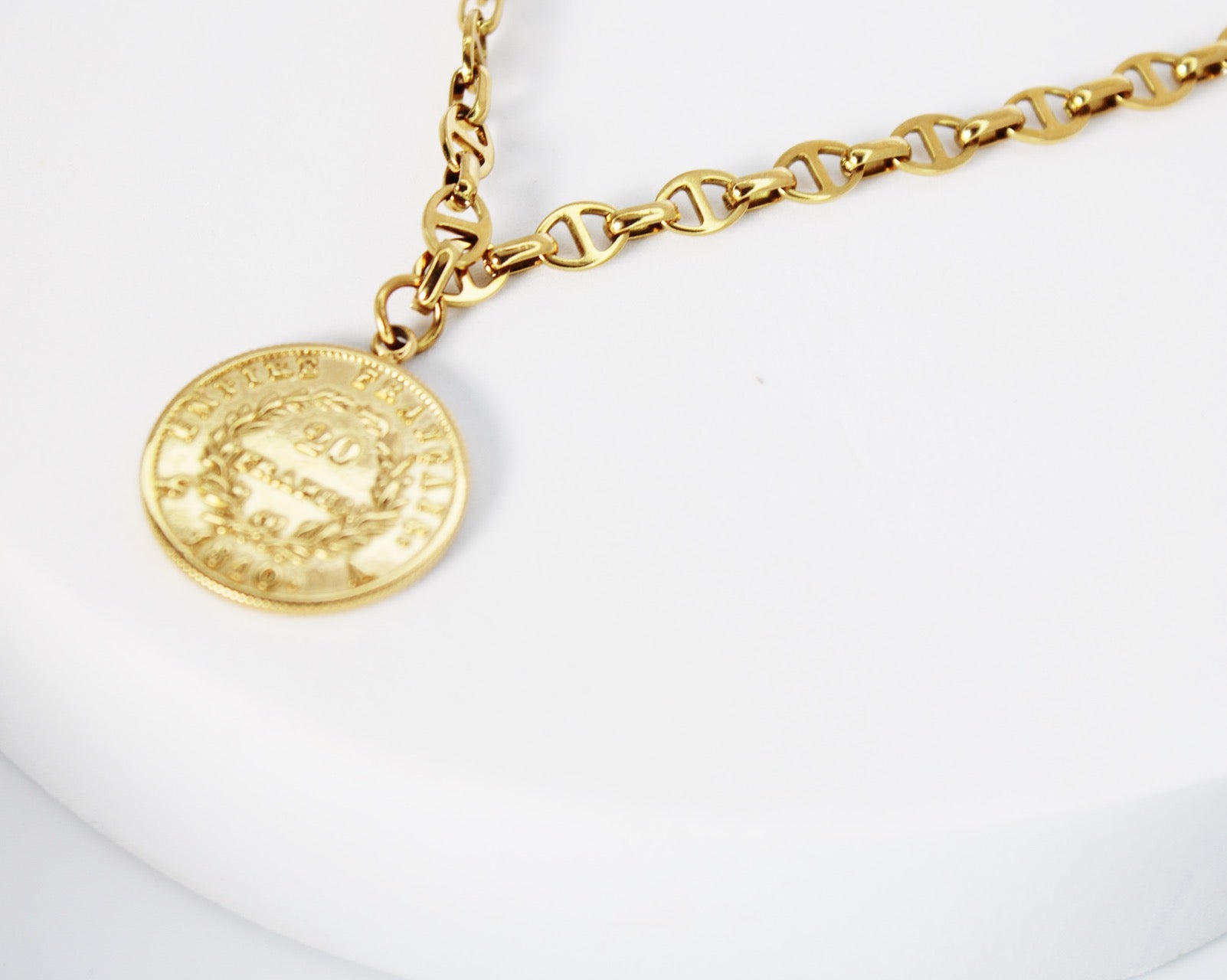 Collier Dahbiya